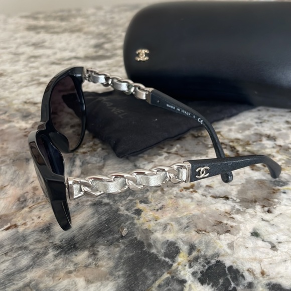 Authentic Chanel sun glasses - Picture 3 of 10